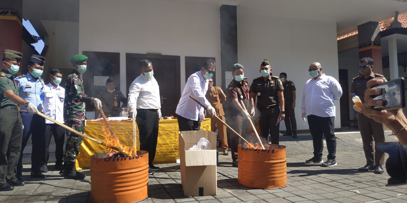 podiumnews.com-Kejari Gianyar Musnahkan Barang Bukti Narkoba 